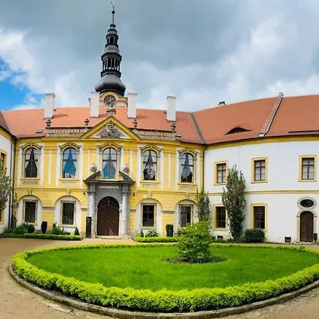 Apartment Ivana Decin